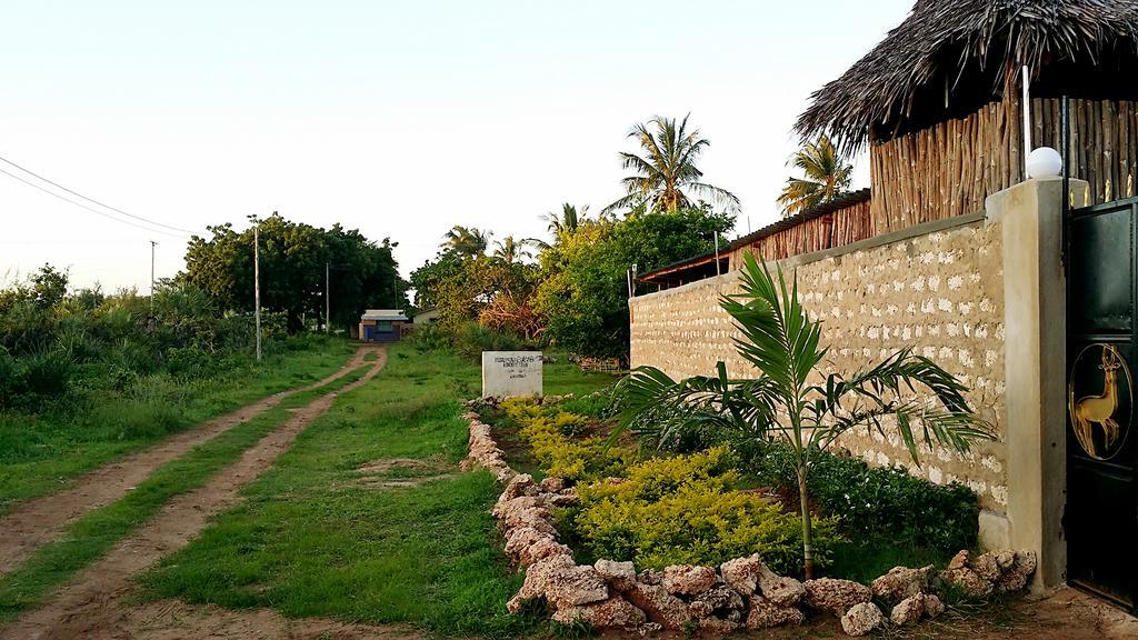Diani Hostel Praia de Diani Exterior foto