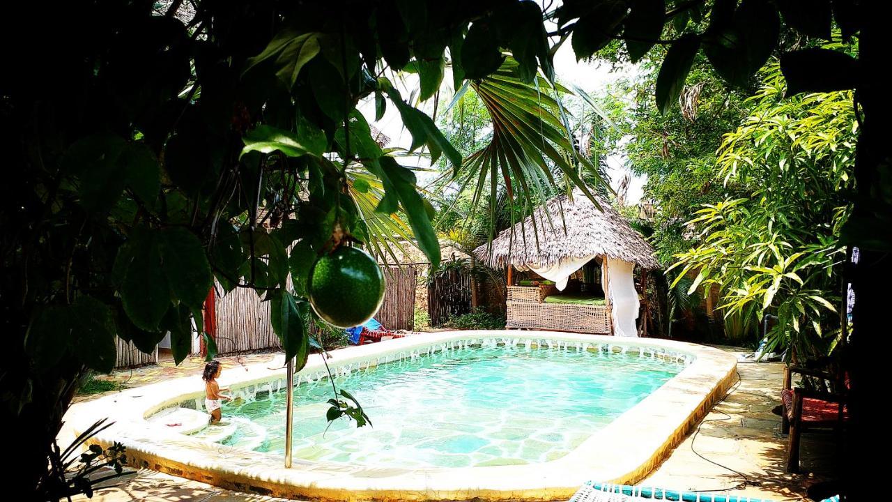 Diani Hostel Praia de Diani Exterior foto