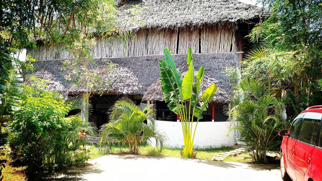 Diani Hostel Praia de Diani Exterior foto
