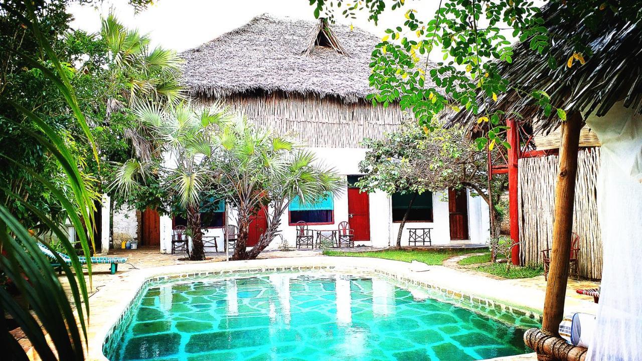 Diani Hostel Praia de Diani Exterior foto