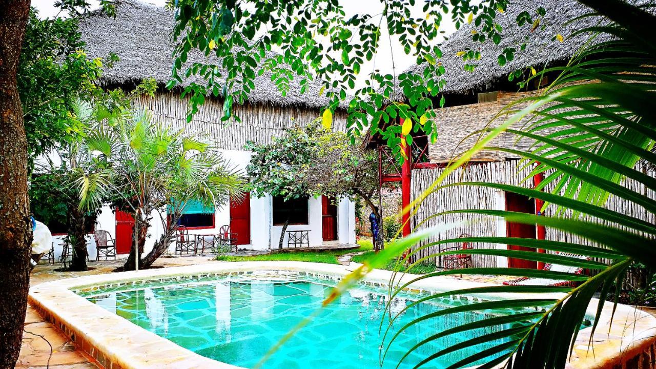 Diani Hostel Praia de Diani Exterior foto