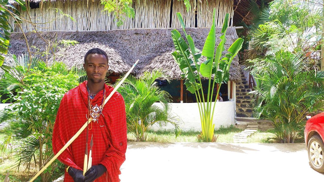 Diani Hostel Praia de Diani Exterior foto